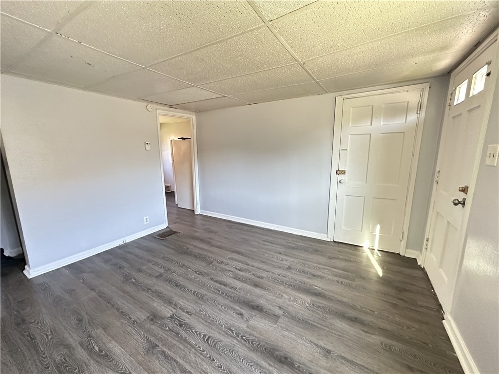 201 Elm St - Photo 2