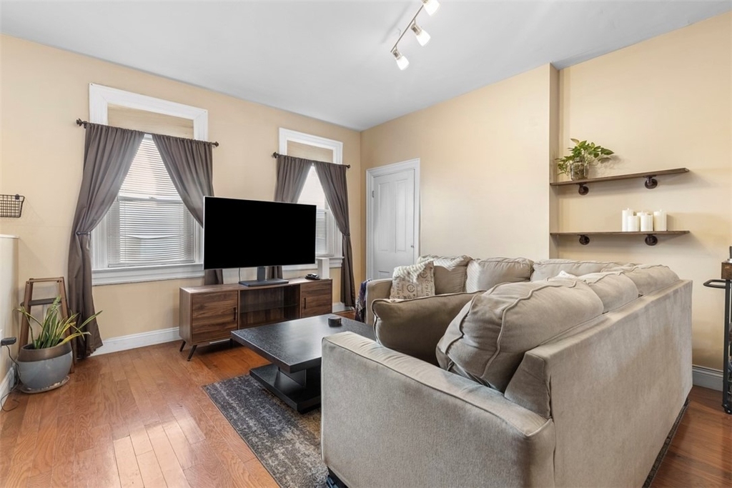 2818 Edwards Way - Photo 1