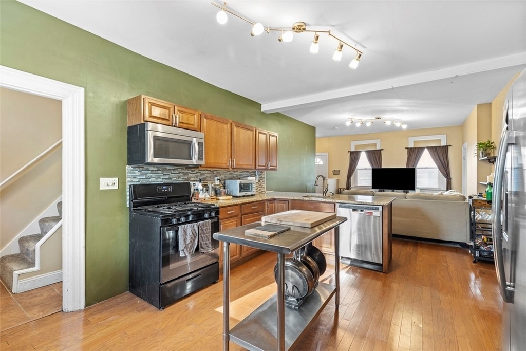 2818 Edwards Way - Photo 3