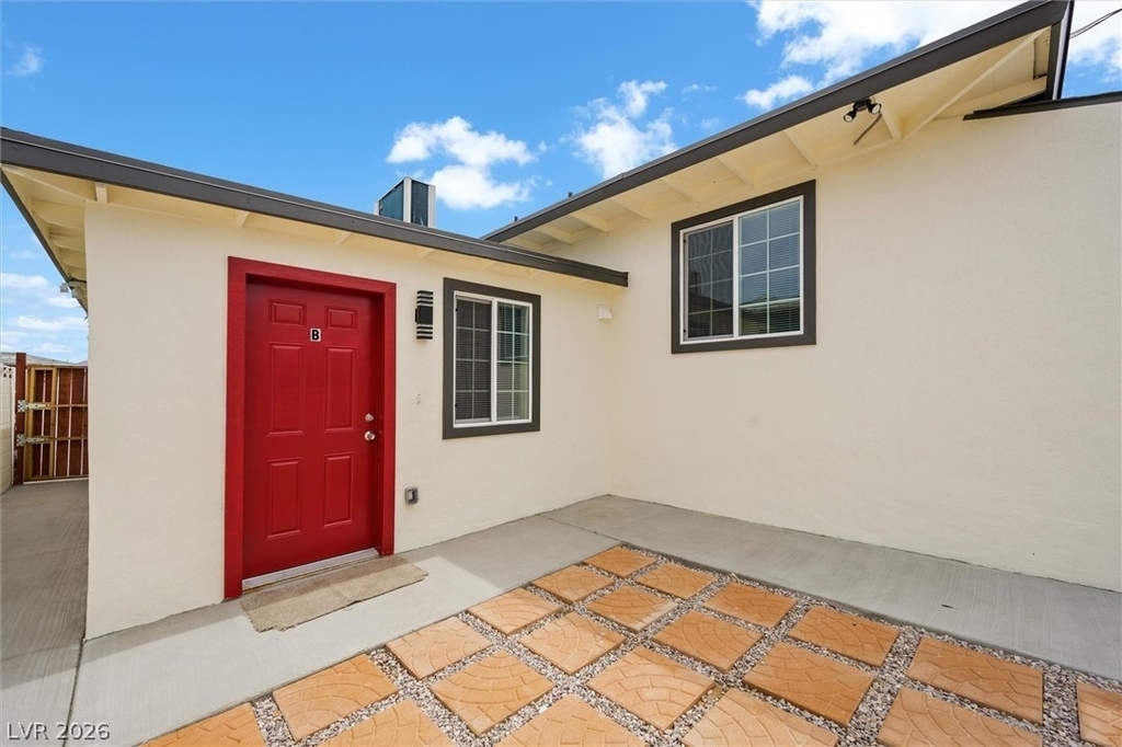 623 N 10th Street - Photo 0