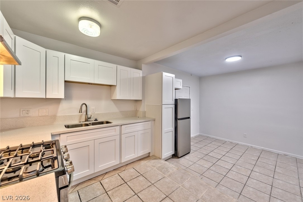 3912 Torsby Place - Photo 3
