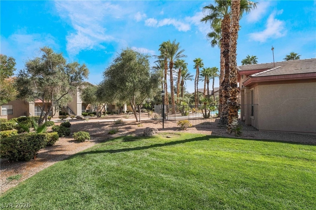 8000 Badura Avenue - Photo 21