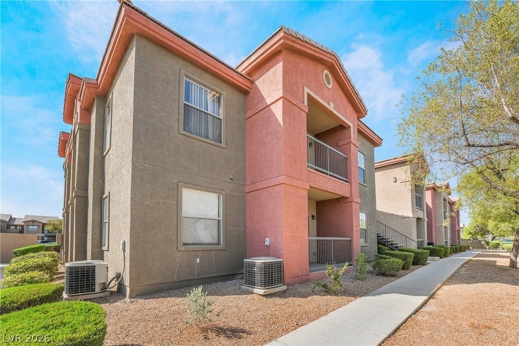 8000 Badura Avenue - Photo 1