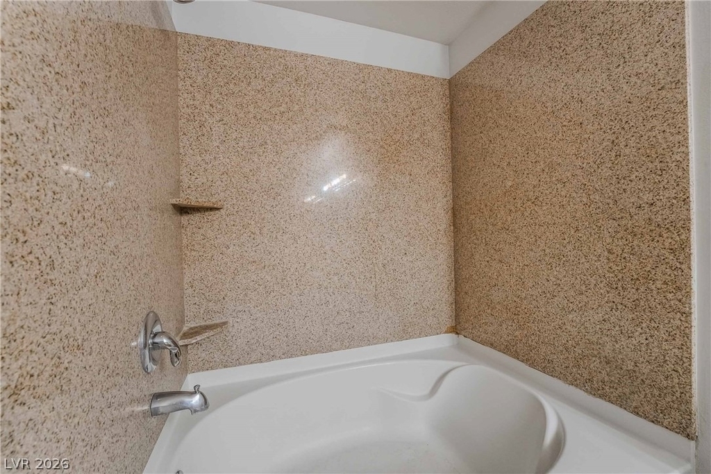 8000 Badura Avenue - Photo 13