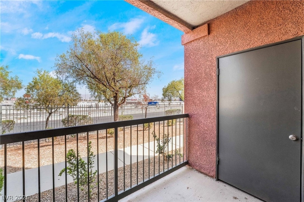 8000 Badura Avenue - Photo 20