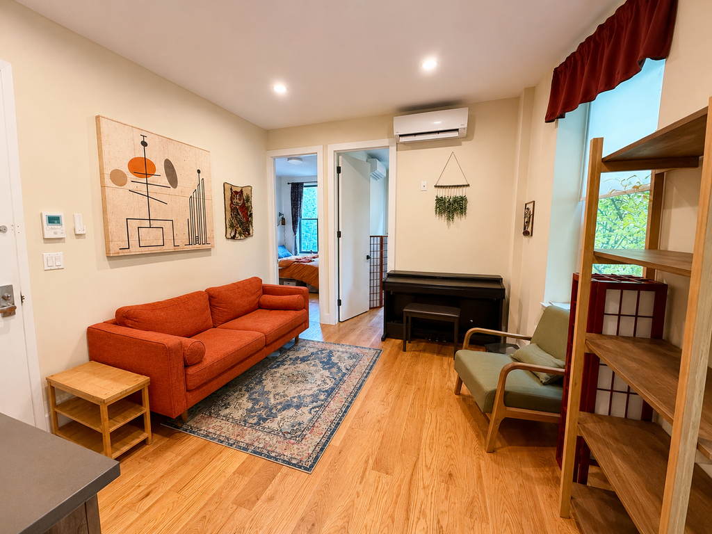 481 Evergreen Avenue - Photo 2