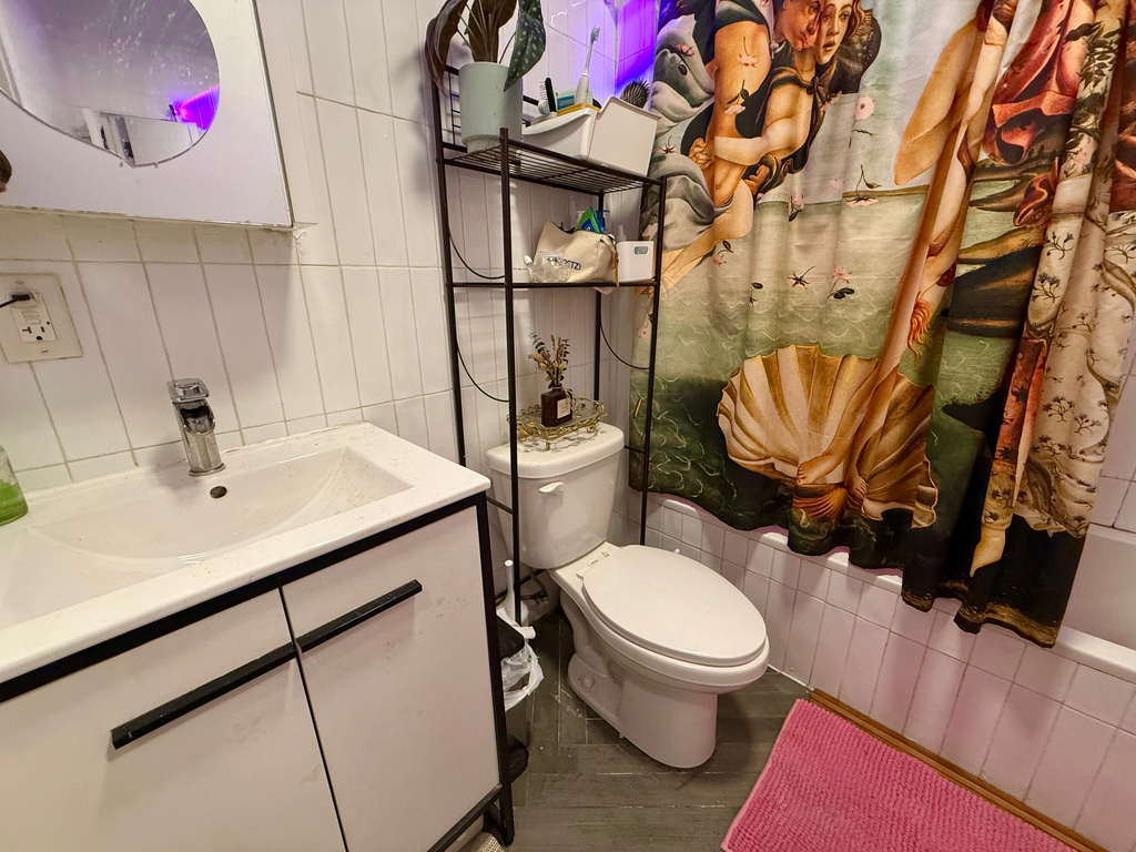 481 Evergreen Avenue - Photo 2