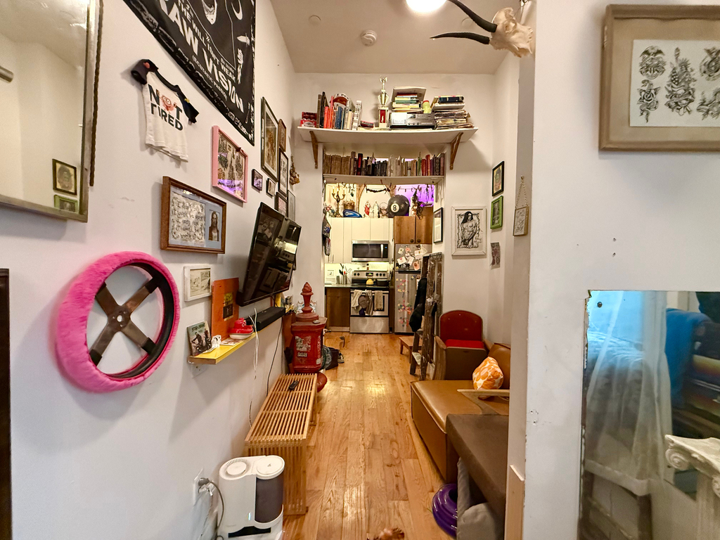 481 Evergreen Avenue - Photo 3