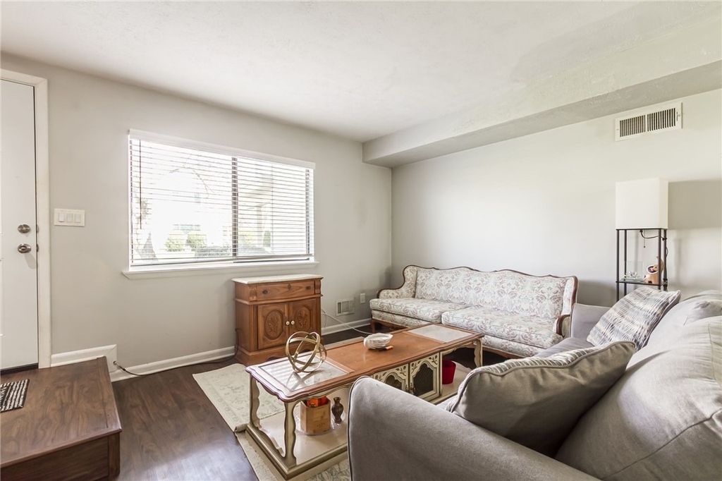 644 Eastbrooke Lane - Photo 3