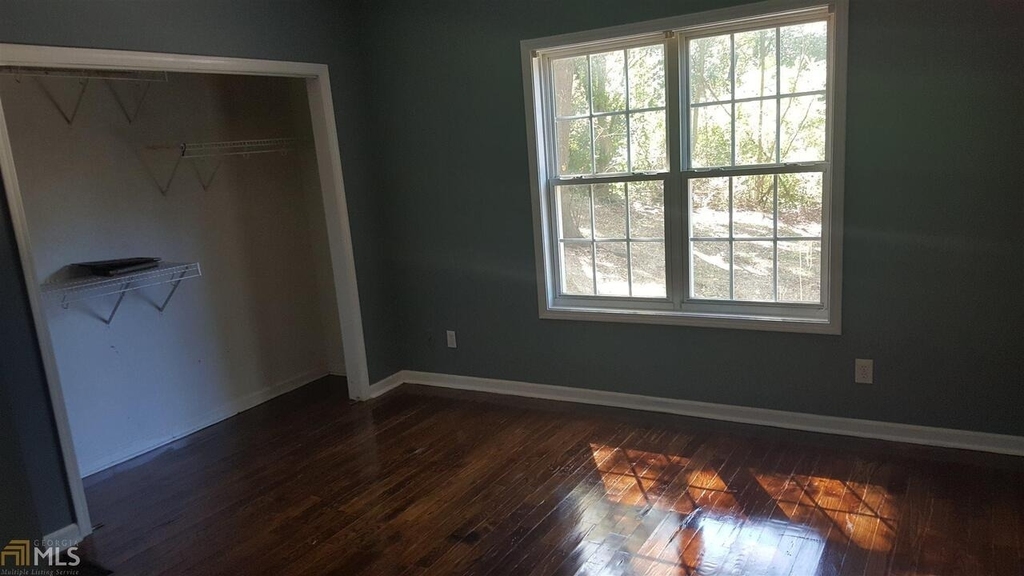 854 Ridge Avenue - Photo 4