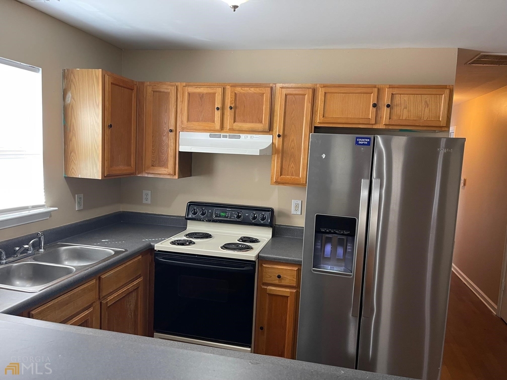 440 Woodlawn Avenue Nw - Photo 1