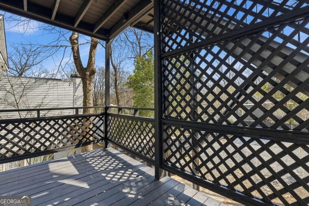 393 8th Street Ne - Photo 22