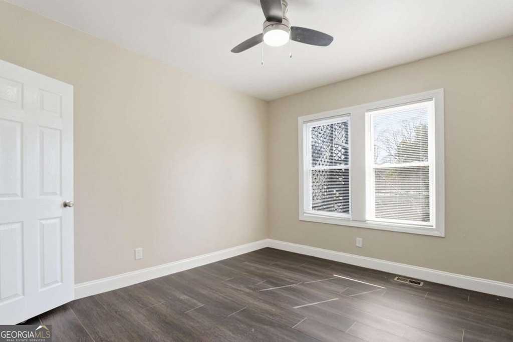 393 8th Street Ne - Photo 21