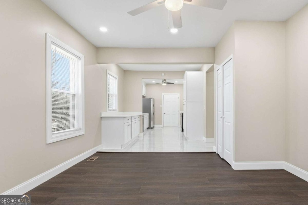 393 8th Street Ne - Photo 8