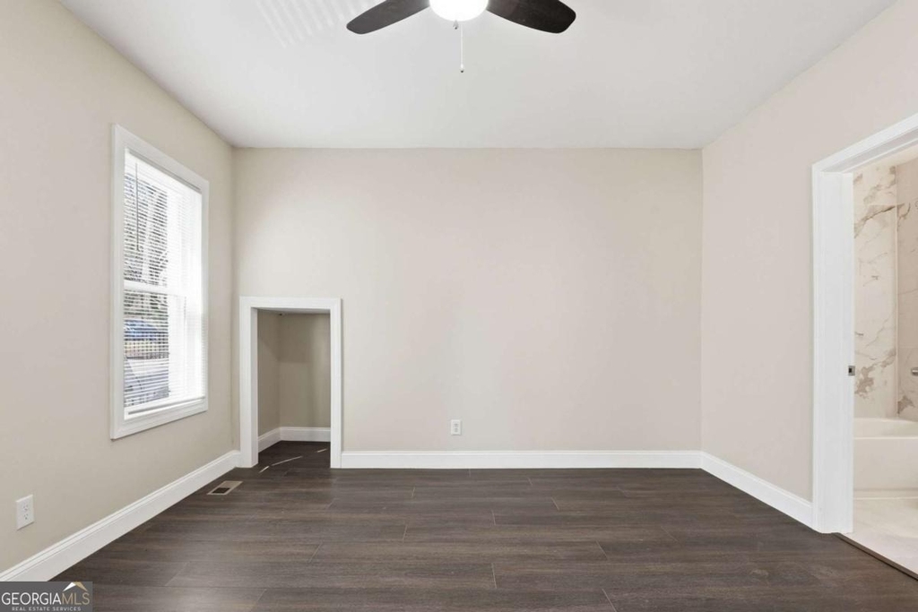 393 8th Street Ne - Photo 15