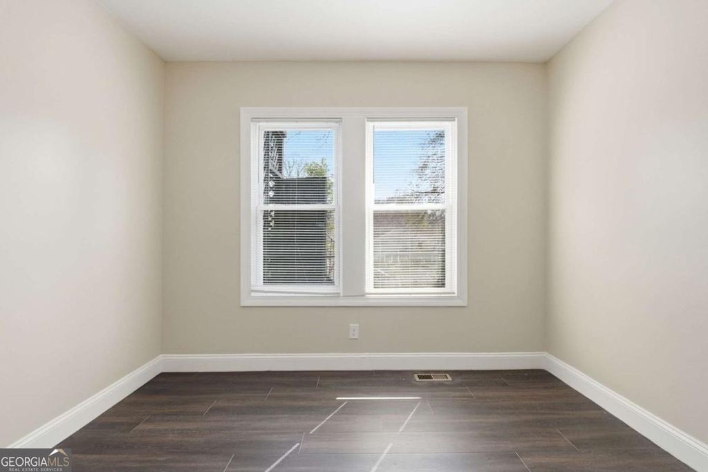 393 8th Street Ne - Photo 20