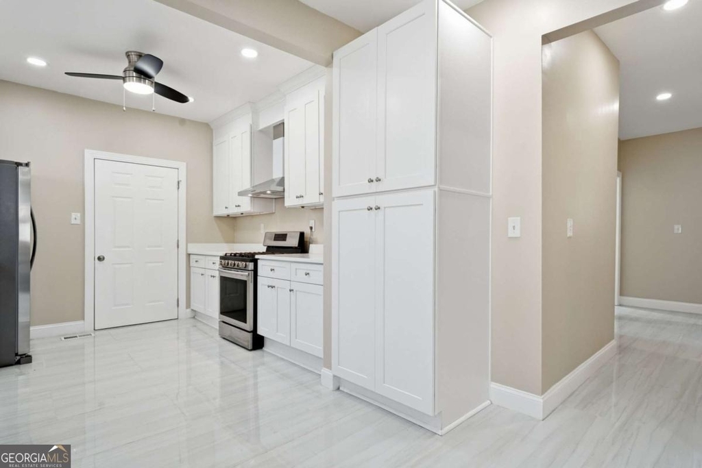 393 8th Street Ne - Photo 6