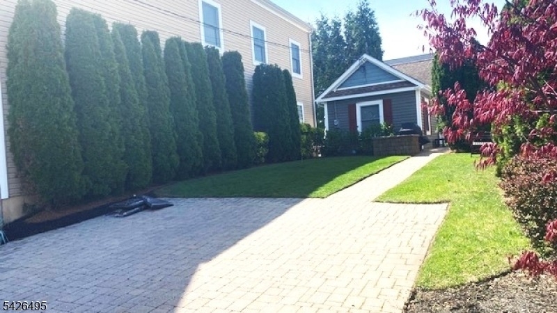 217 Newark Ave - Photo 4