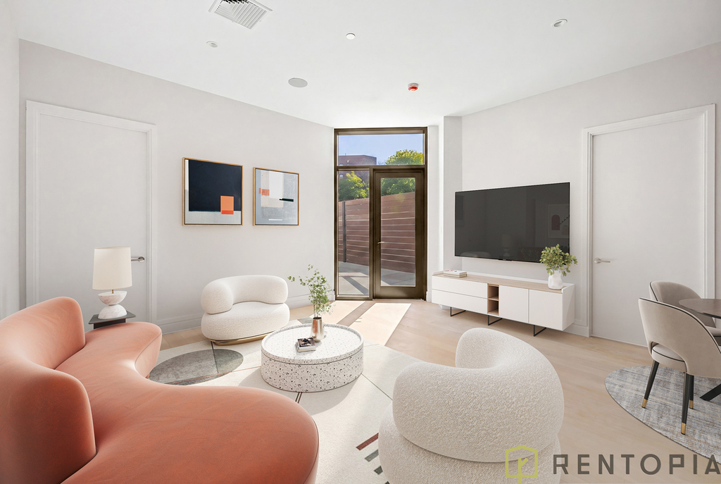 960 Franklin Avenue - Photo 1