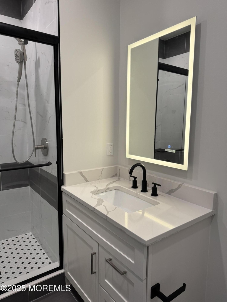 179 Chelsea Avenue - Photo 3