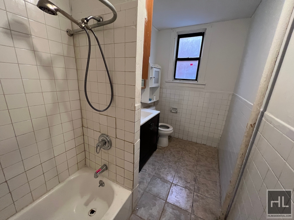East 182 Street - Photo 7