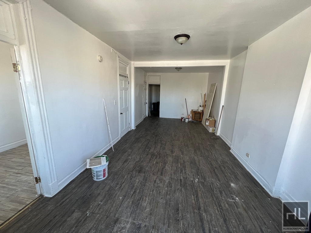 East 182 Street - Photo 2