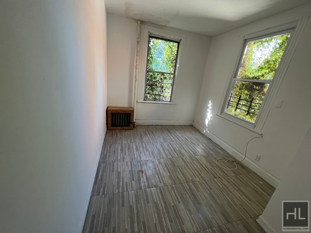 East 182 Street - Photo 1