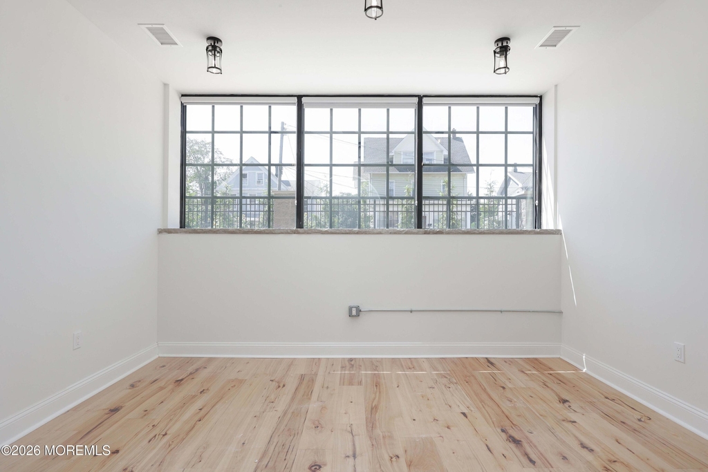 179 Chelsea Avenue - Photo 1