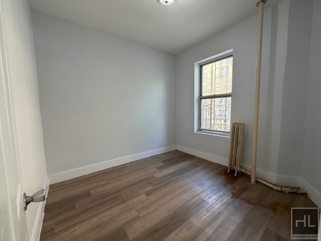 Clinton Avenue - Photo 3