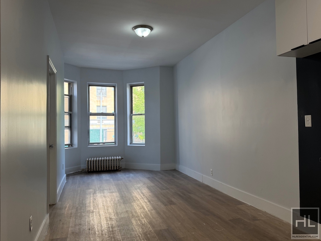 Clinton Avenue - Photo 1