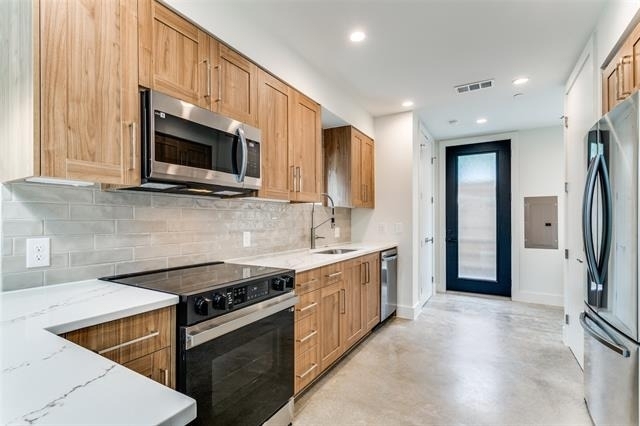 4715 Live Oak Street - Photo 2