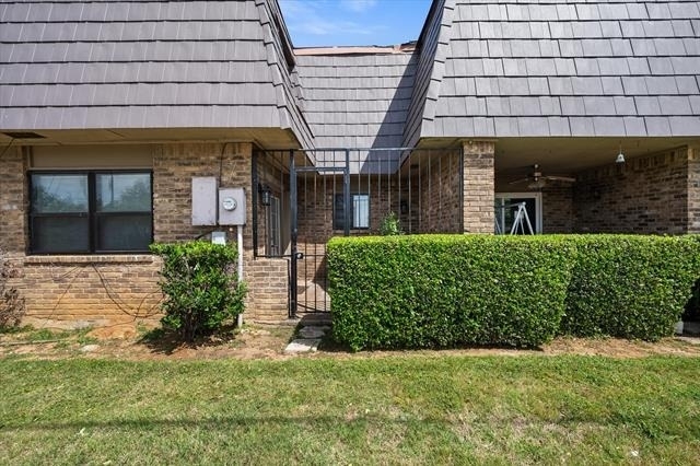 207 E Harwood Road - Photo 18