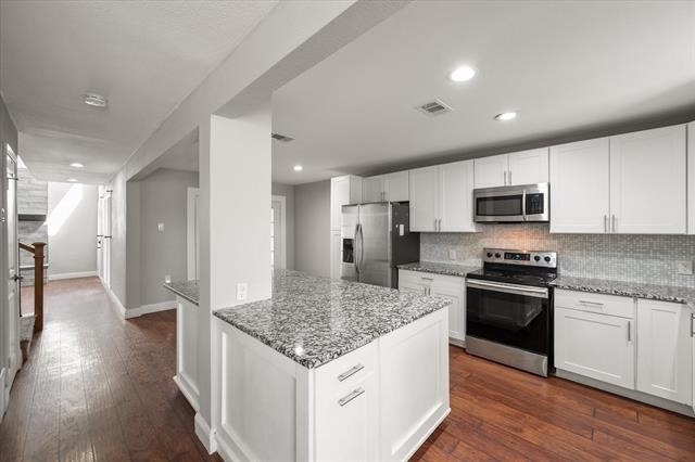 207 E Harwood Road - Photo 4