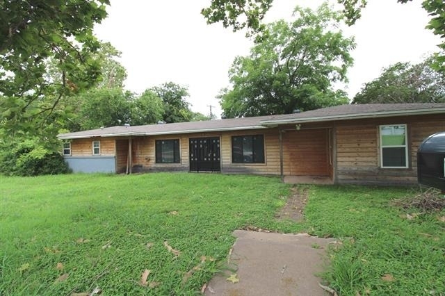 17 Macarthur Drive - Photo 0