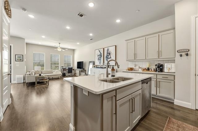 4937 Barcelona Avenue - Photo 11