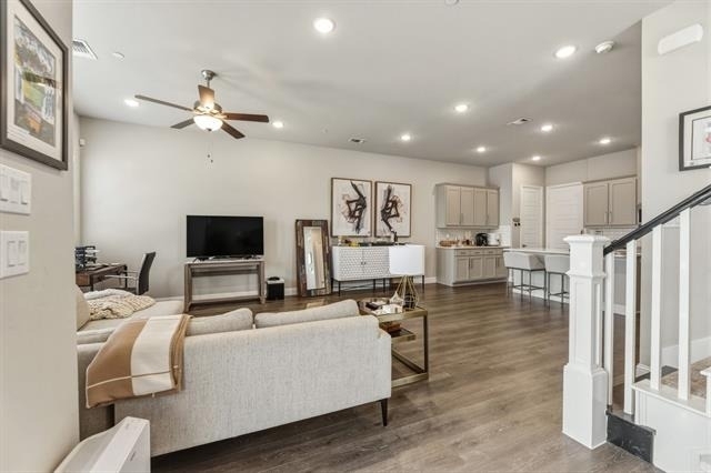 4937 Barcelona Avenue - Photo 2