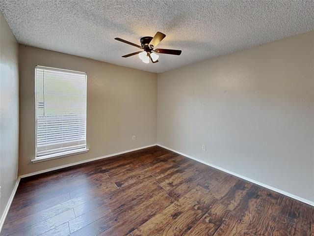 701 Admiralty Way - Photo 13