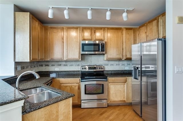 500 Throckmorton Street - Photo 3