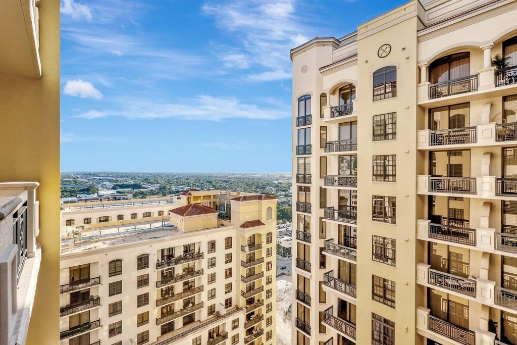 701 S Olive Avenue - Photo 1