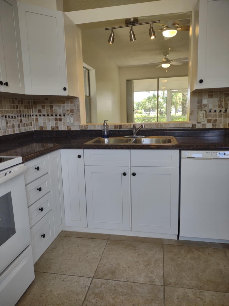 18081 Se Country Club Drive - Photo 5