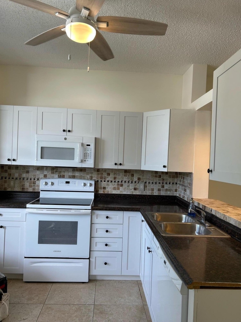 18081 Se Country Club Drive - Photo 3