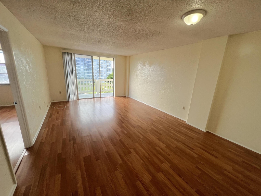 15600 Nw 7th Avenue - Photo 2