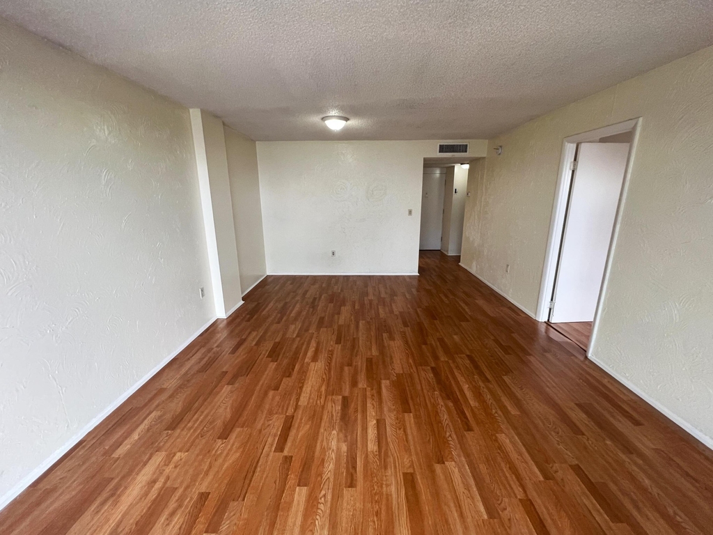 15600 Nw 7th Avenue - Photo 3