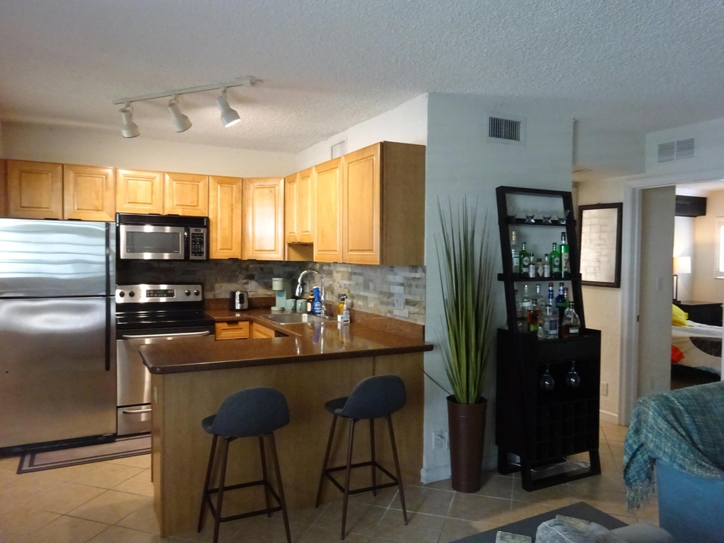 2660 Ne 8th Avenue - Photo 2