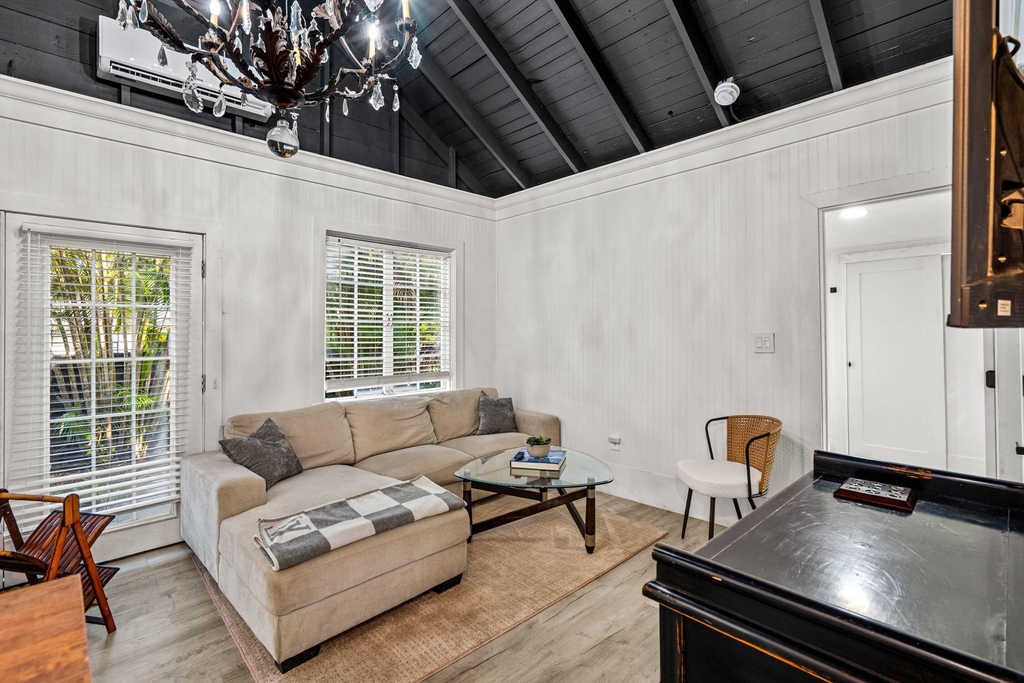 1017 Sw 4th Street - Photo 4