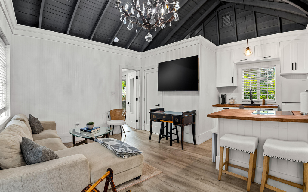 1017 Sw 4th Street - Photo 2