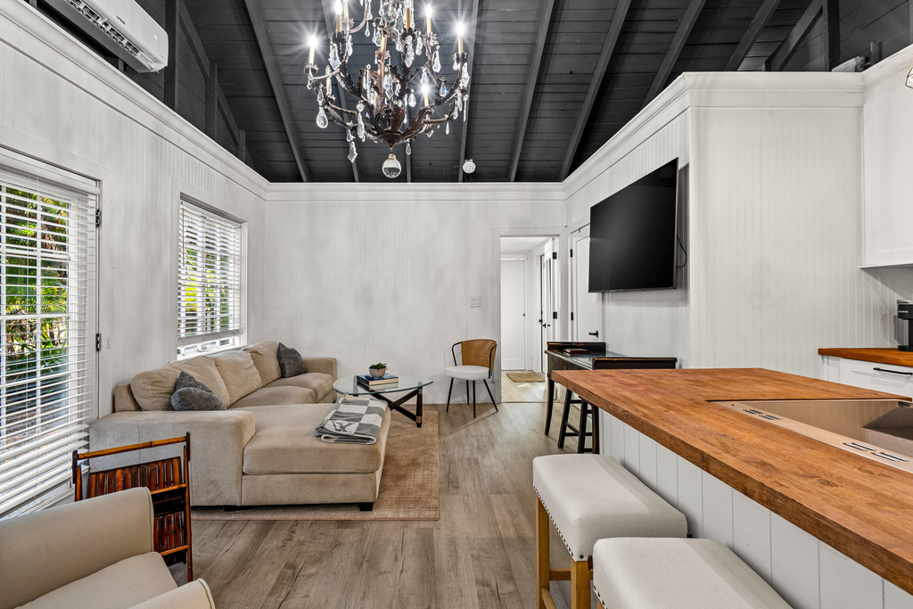 1017 Sw 4th Street - Photo 1