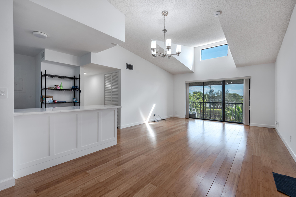 629 Sea Pine Way - Photo 4