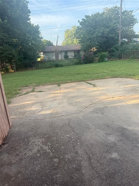 315 Willow Place - Photo 16