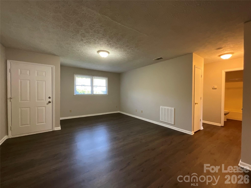 322 E Sumter Street - Photo 4
